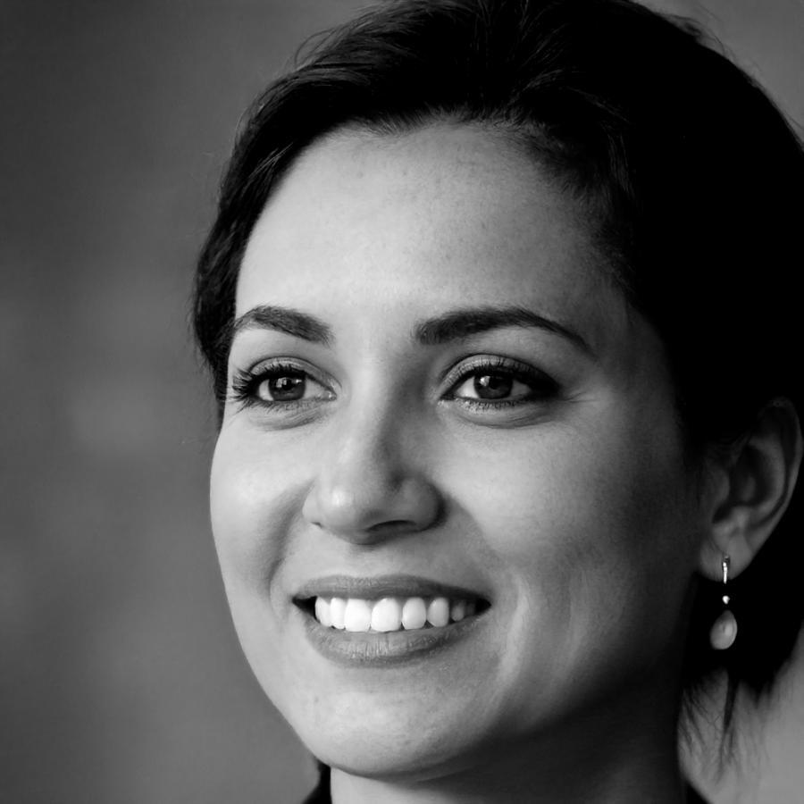 Dr. Amélie Marchand, économiste spécialisée en analyse budgétaire